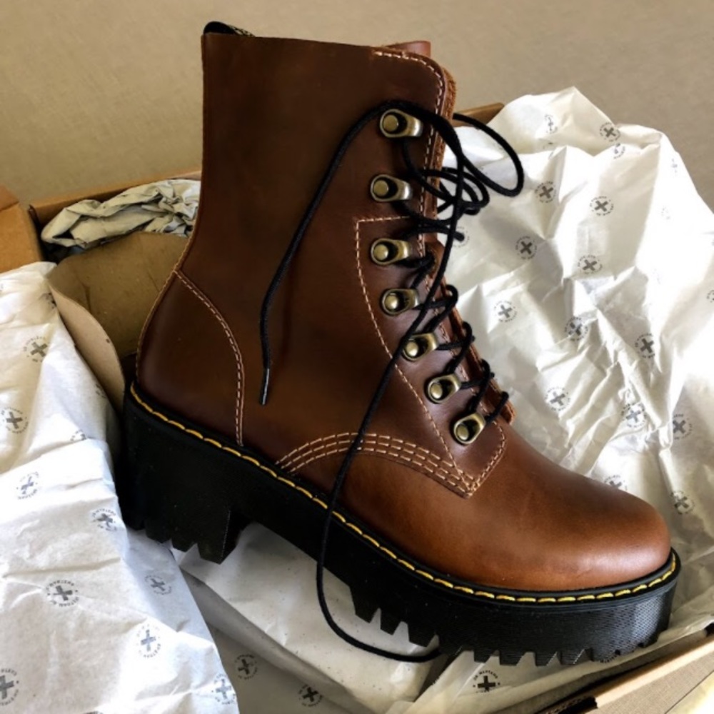 Looking to trade my Euro 39 Doc Marten Leona’s